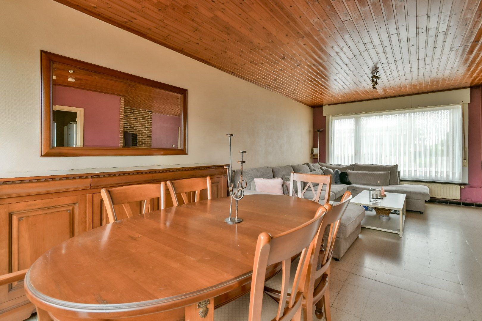 Te renoveren woning in een rustige woonwijk! foto 4