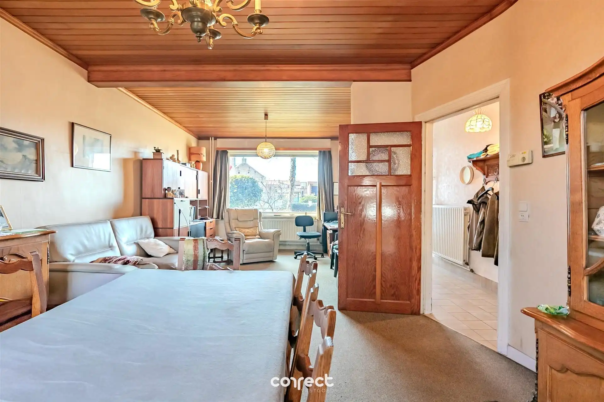 Te renoveren, charmante woning op een mooi perceel. foto 3