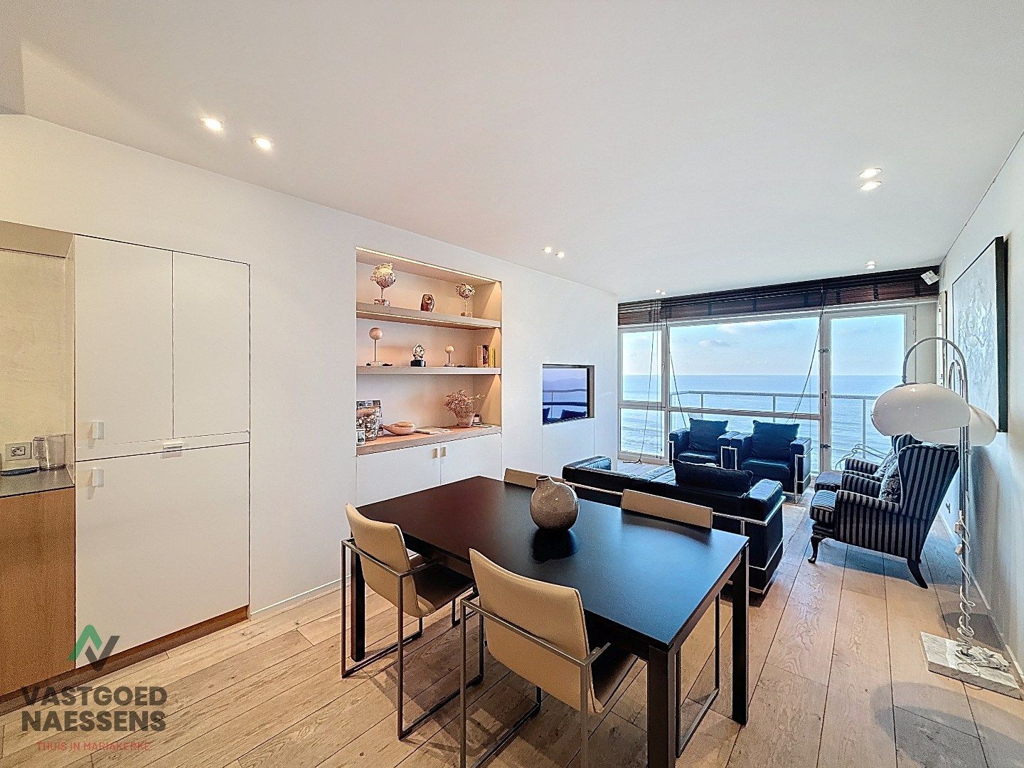 GEMEUBELD 2 SLPK APP MET ZEEZICHT EN 2 TERRASSEN foto 4