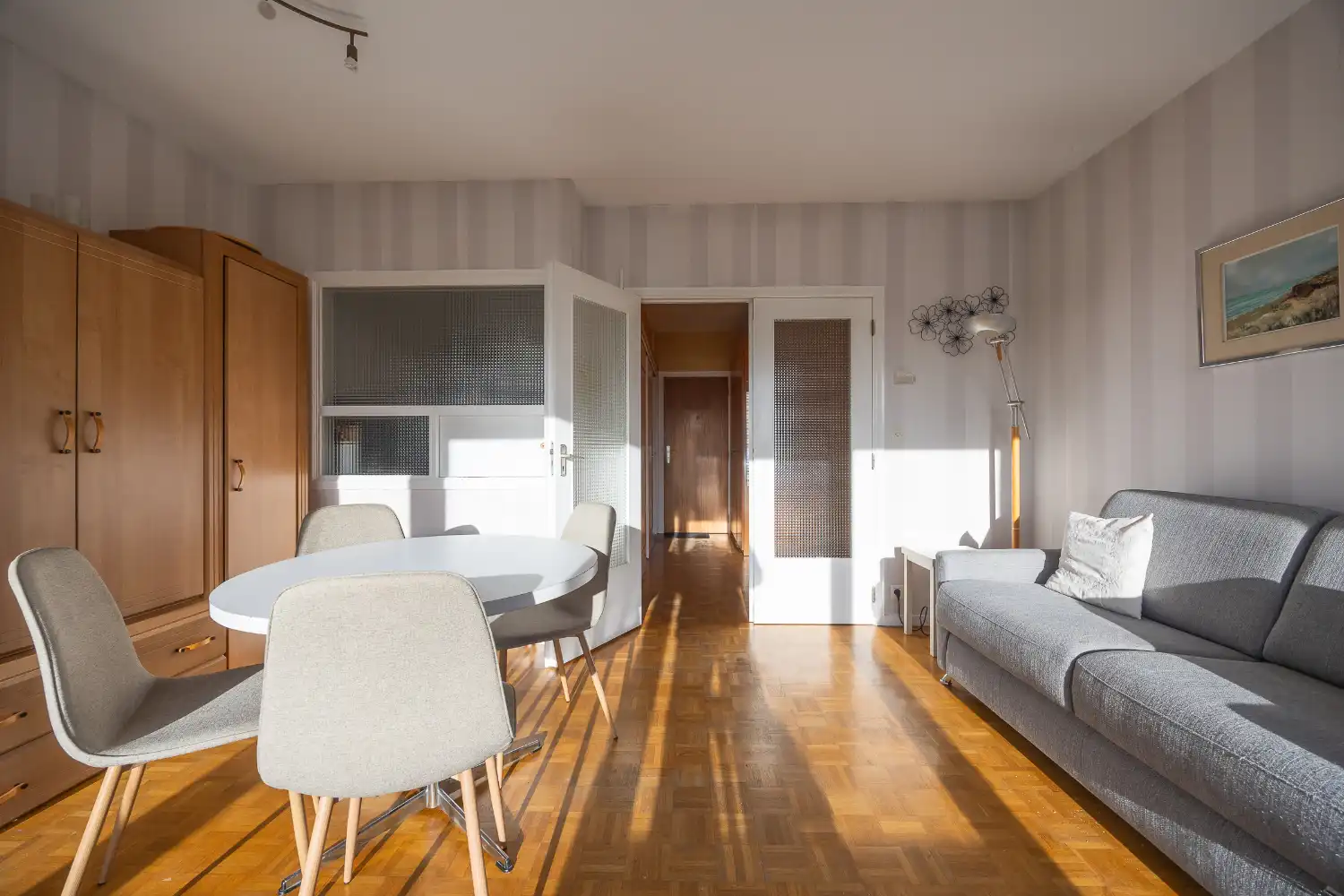 Instapklare studio met zuidgericht terras op topligging vlakbij de Zeedijk! foto 9