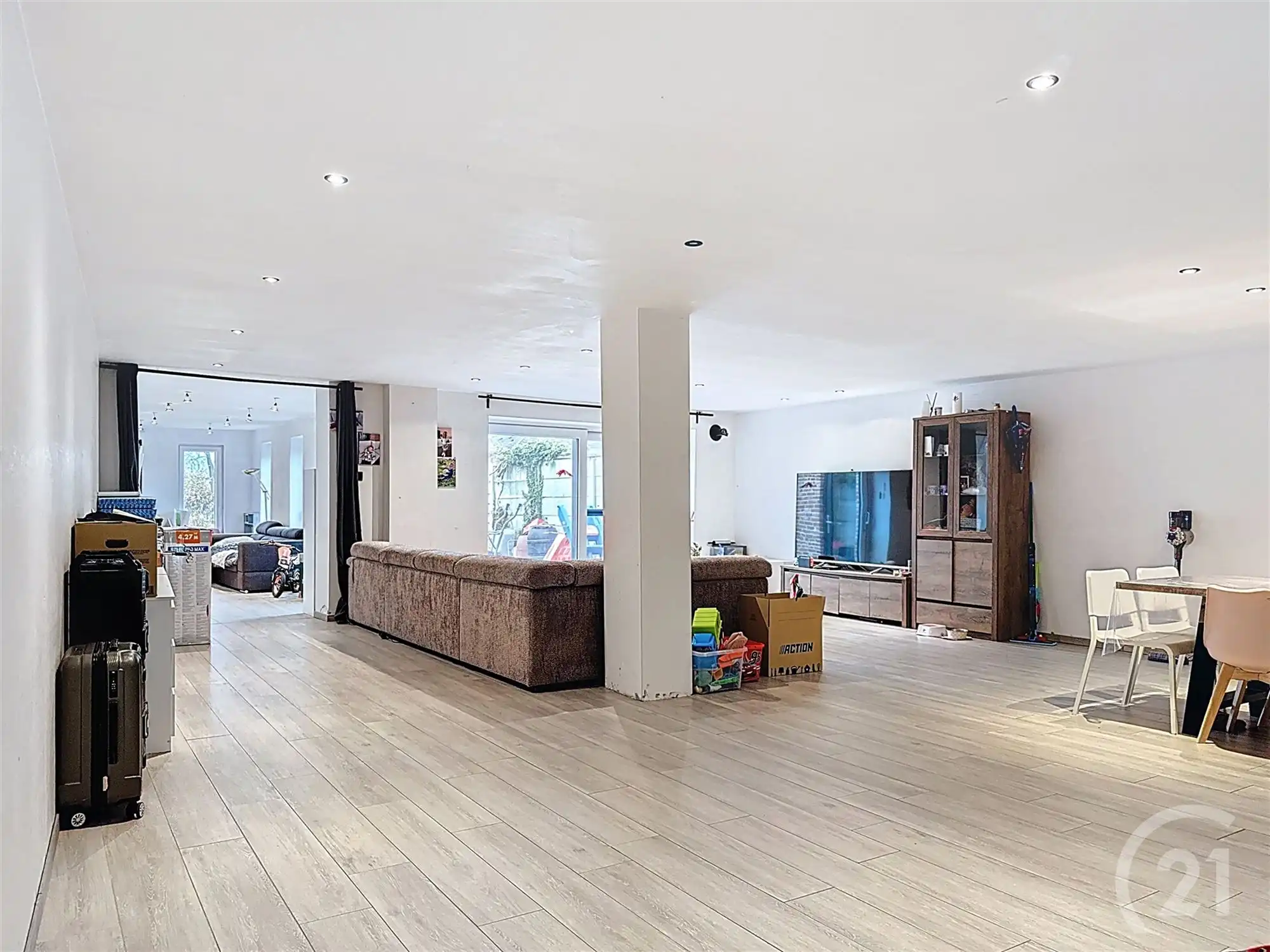 Ruime gezinswoning met 5 slaapkamers in centrum foto 7