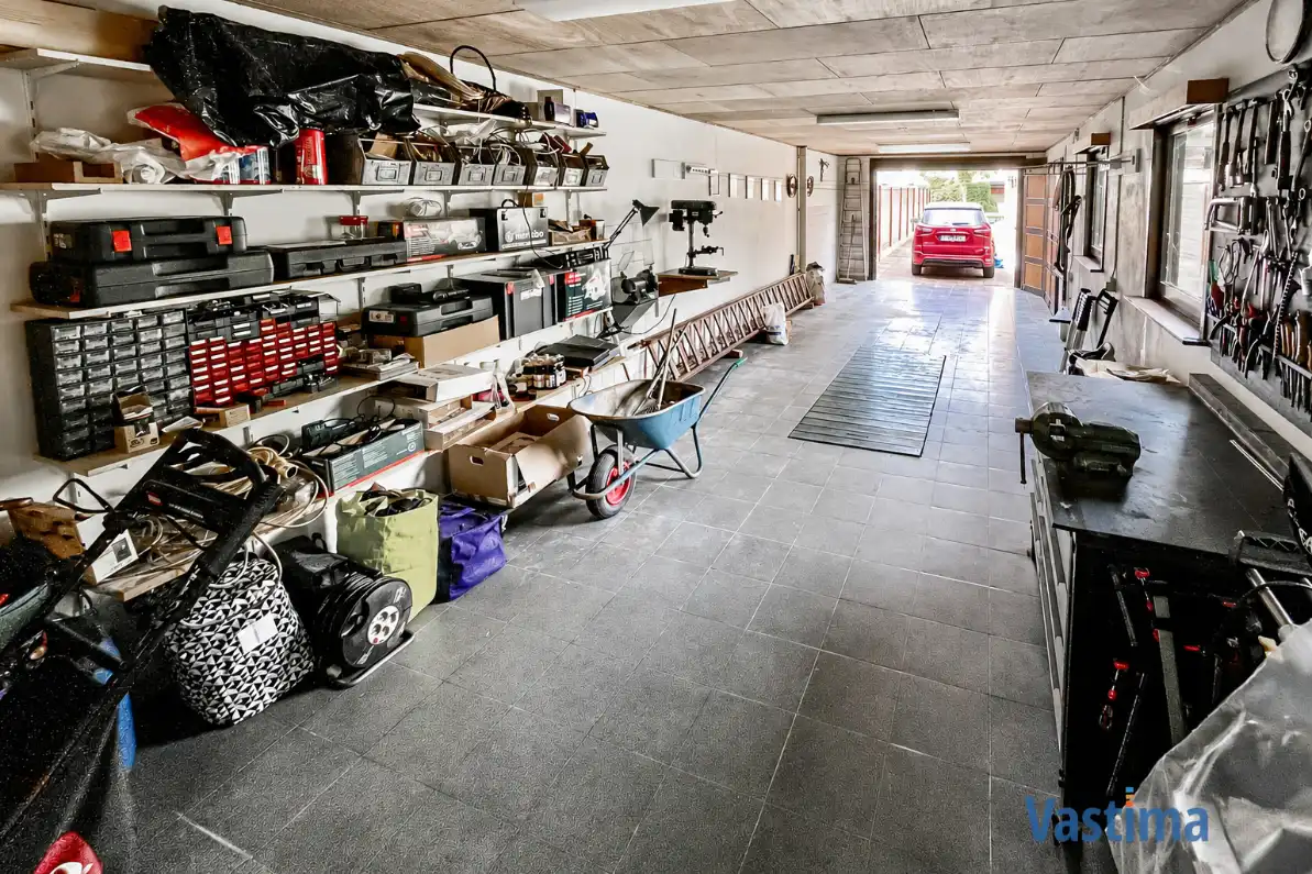 Villa met zonnige tuin en grote garage op een steenworp van centrum Aalst foto 30
