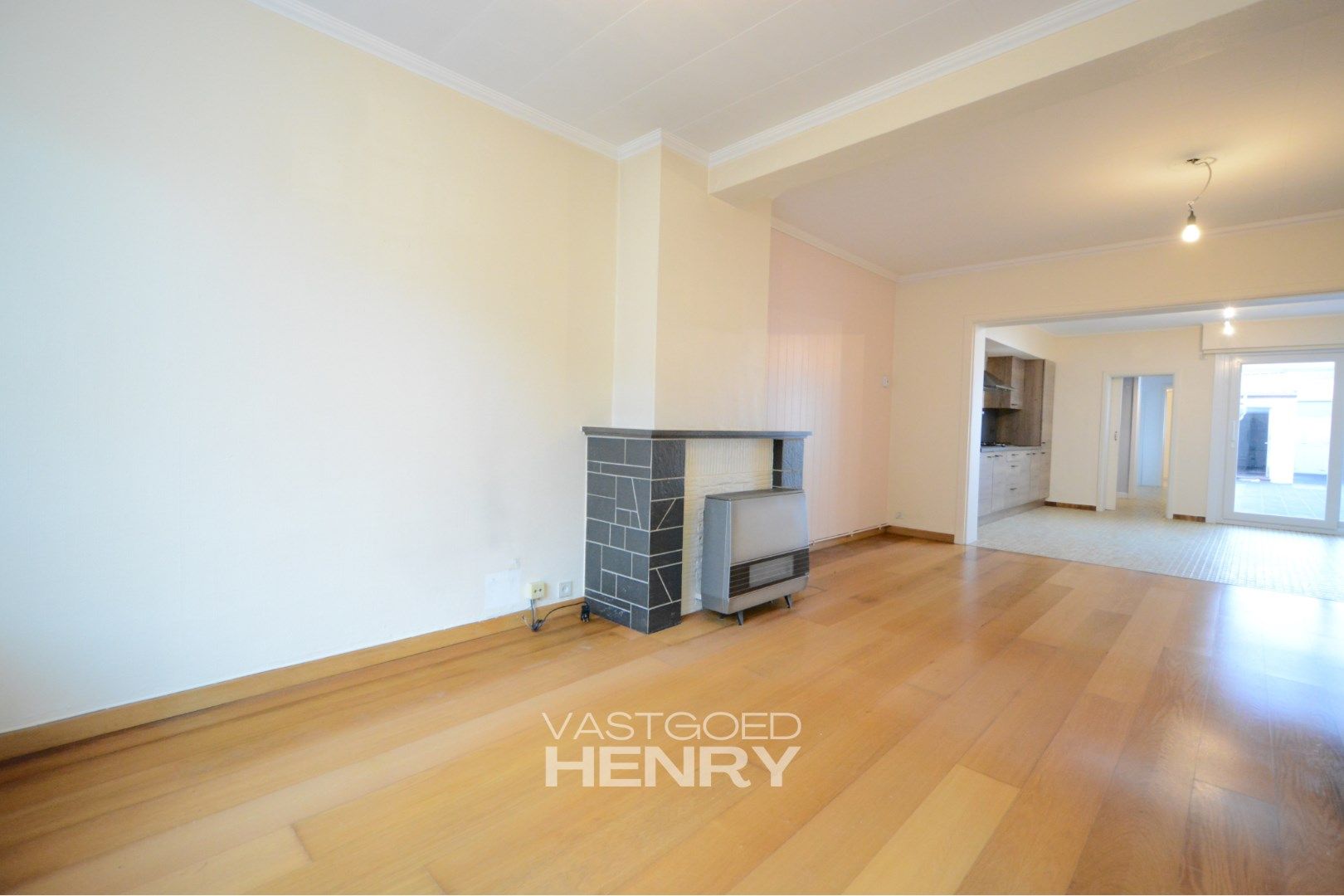 Te huur: Instapklare woning met ruime garage foto 8
