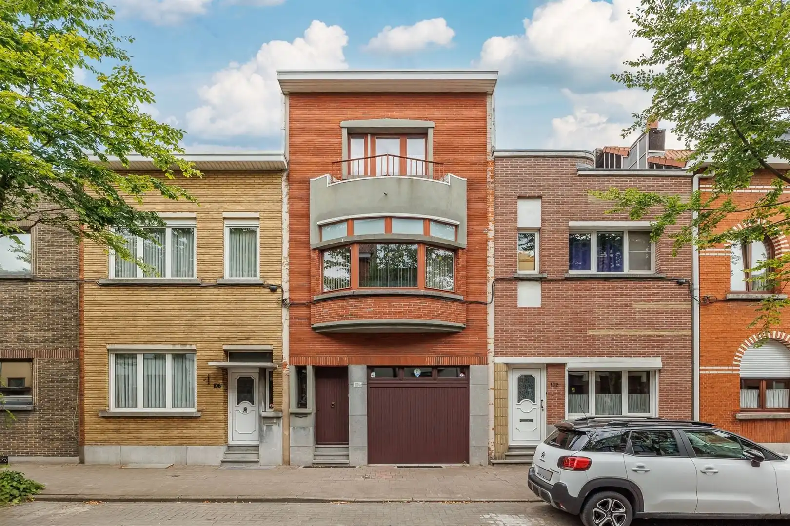 Hoofdfoto van de publicatie: Royale 3-slaapkamerwoning met garage, werkplaats en tuin