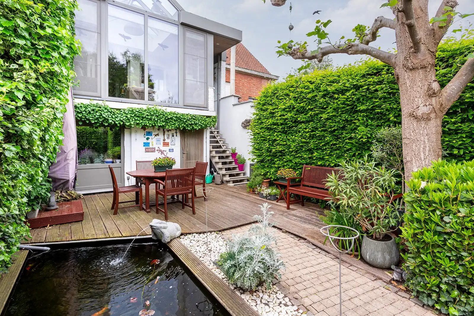 Instapklare bel-etagewoning met 3 slaapkamers en groene tuin foto {{pictureIndex}}