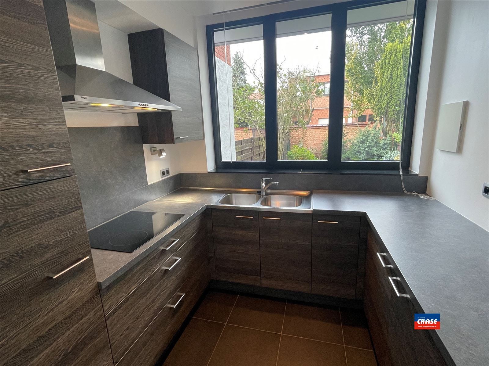 Gelijkvloersappartement met één slaapkamer, prachtige tuin en grote kelder foto 8