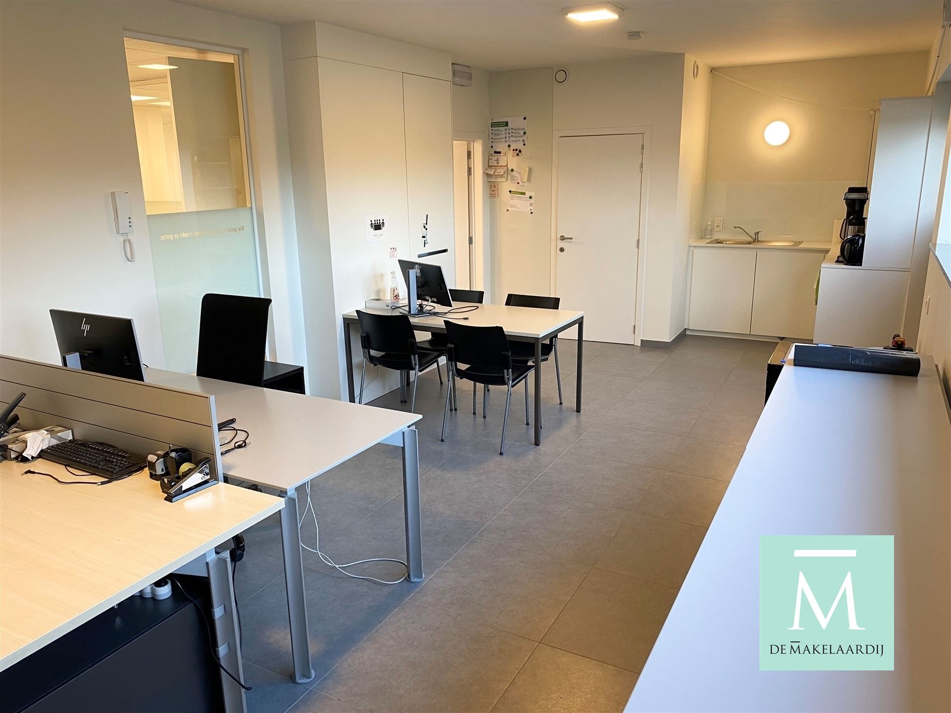 Uitstekend gelegen kantoor/handelspand in het centrum van St-Katelijne-Waver foto 16