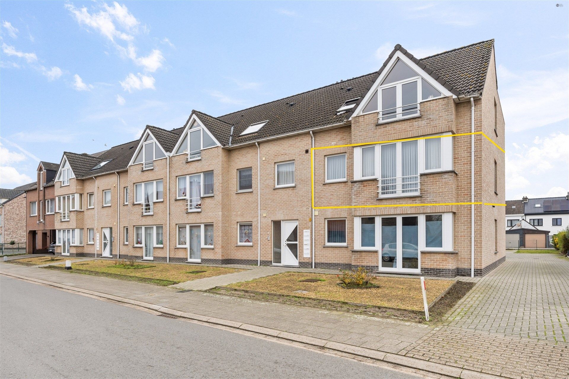 Tweeslaapkamer appartement op een rustige locatie  foto {{pictureIndex}}