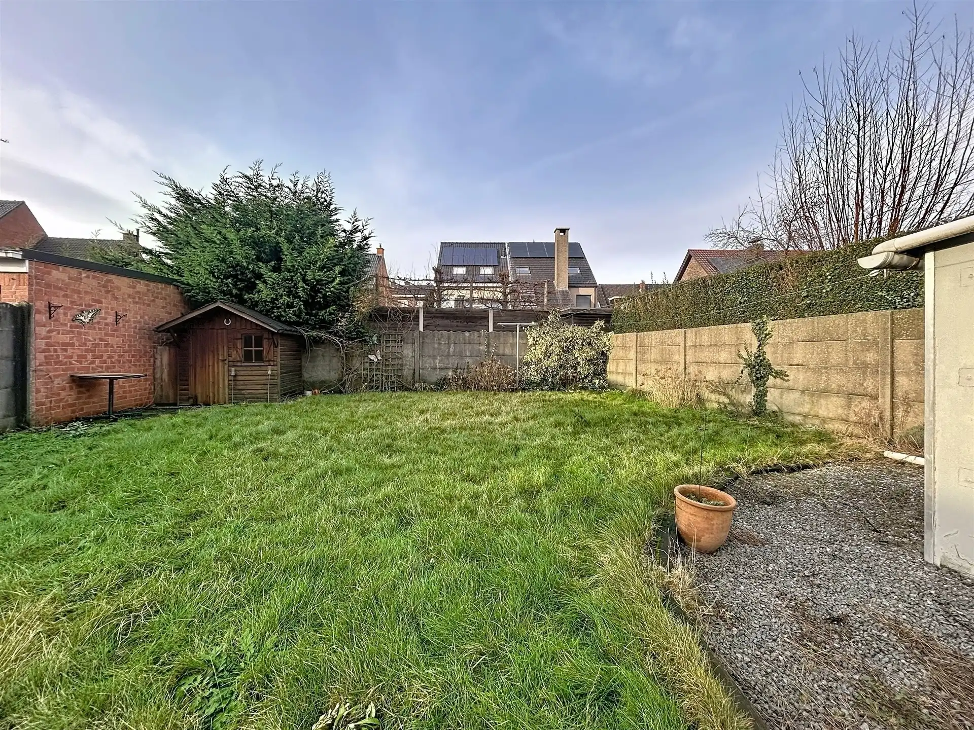 Ruime halfopen bebouwing met garage op perceel van 420m² foto 18