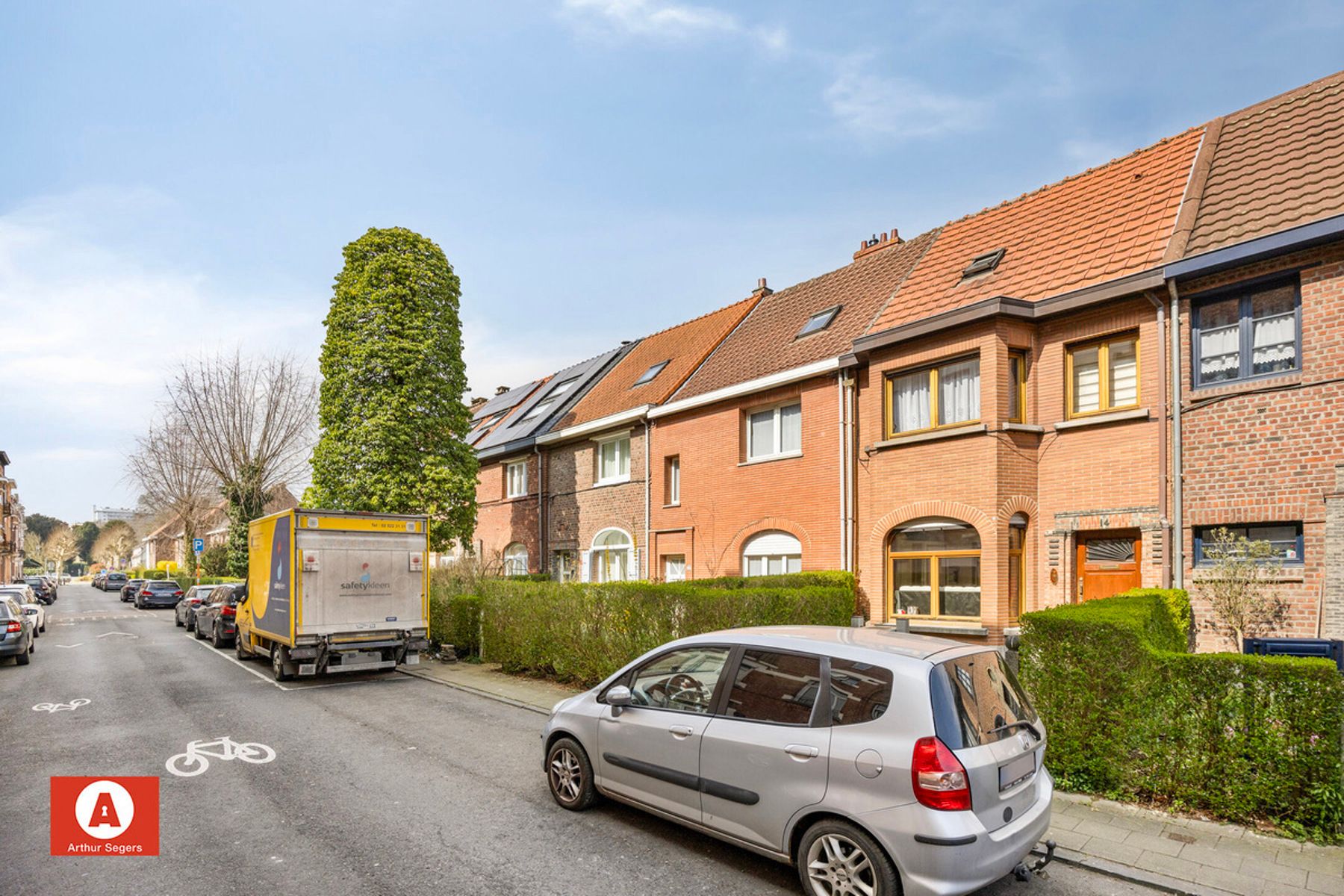 Woonhuis opgesplitst in 2 appartementen/woon-entiteiten foto 3