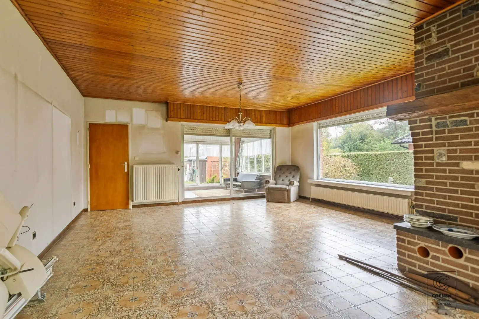 Unieke kans in Westmalle: te renoveren woning met 4 à 5 slpk' s, 236 m² bew. opp. op perceel van 3.990 m²! foto 5