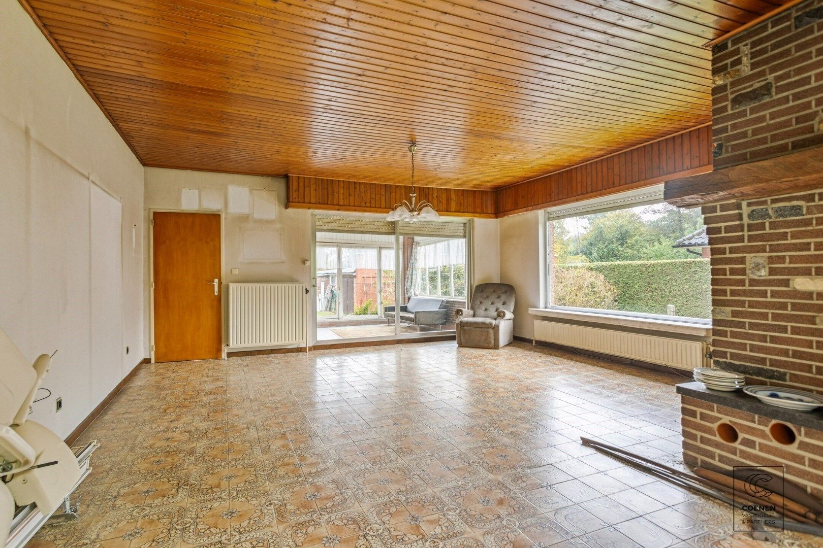 Unieke kans in Westmalle: te renoveren woning met 4 à 5 slpk' s, 236 m² bew. opp. op perceel van 3.990 m²! foto 5