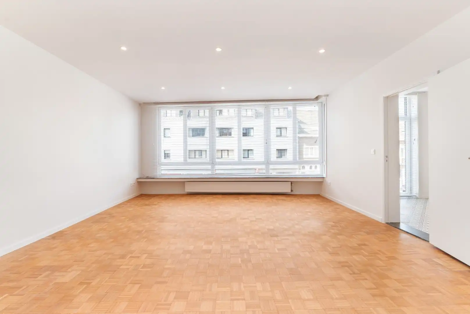 Appartement te koop in Sint-Amandsberg foto 2