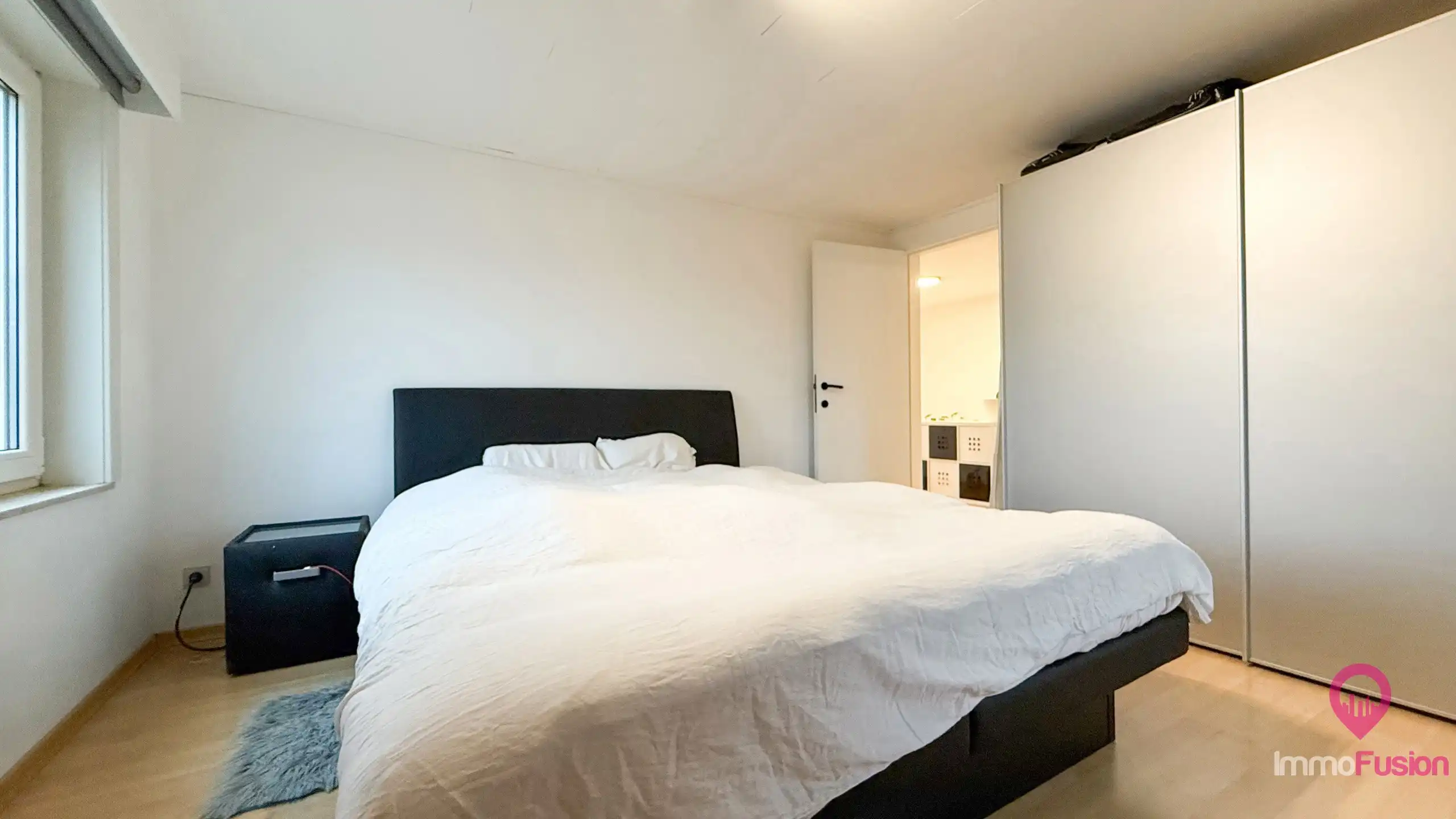 Ruime instapklare open bebouwing met 2 badkamers op 9a grond foto 30