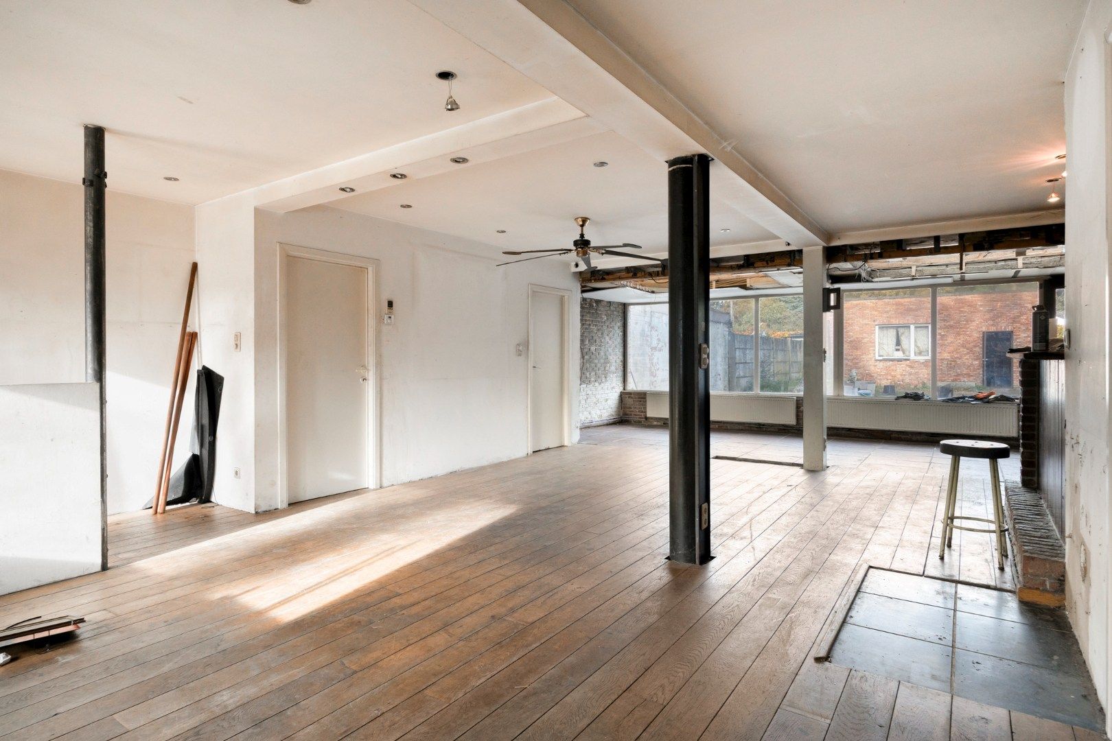  Rustig gelegen halfopen woning met 2/3 slpks op een perceel van 810 m² te Nijlen ! foto 3