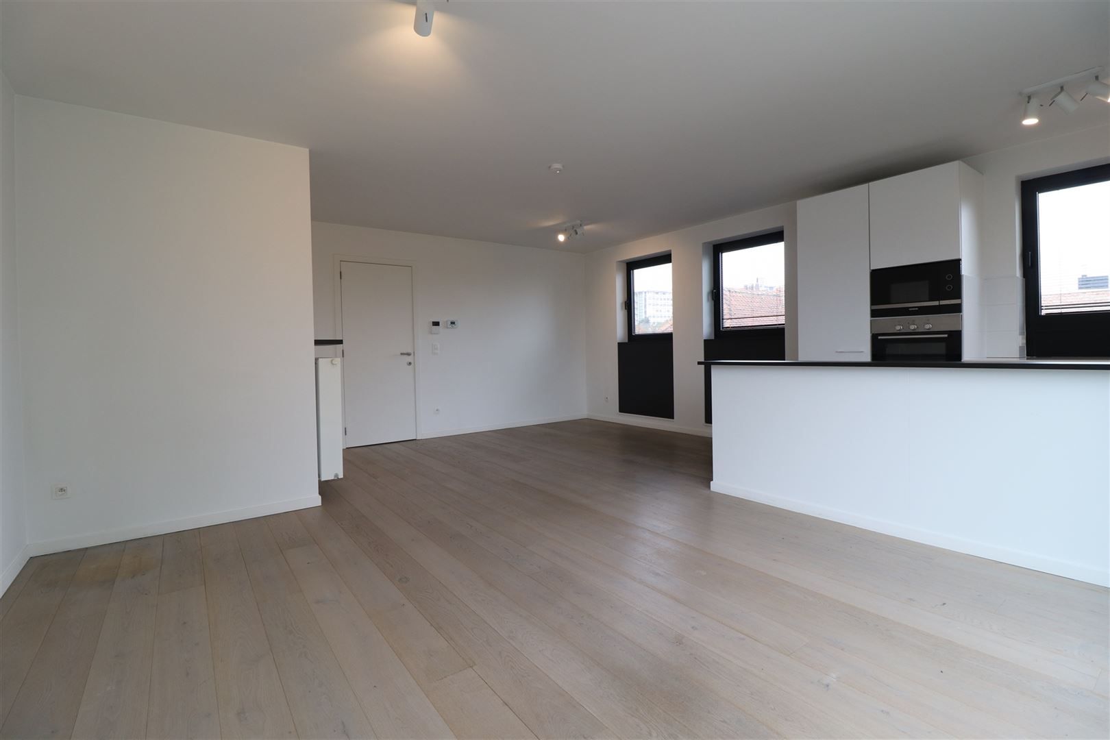 Modern appartement met terras en parking  foto 5