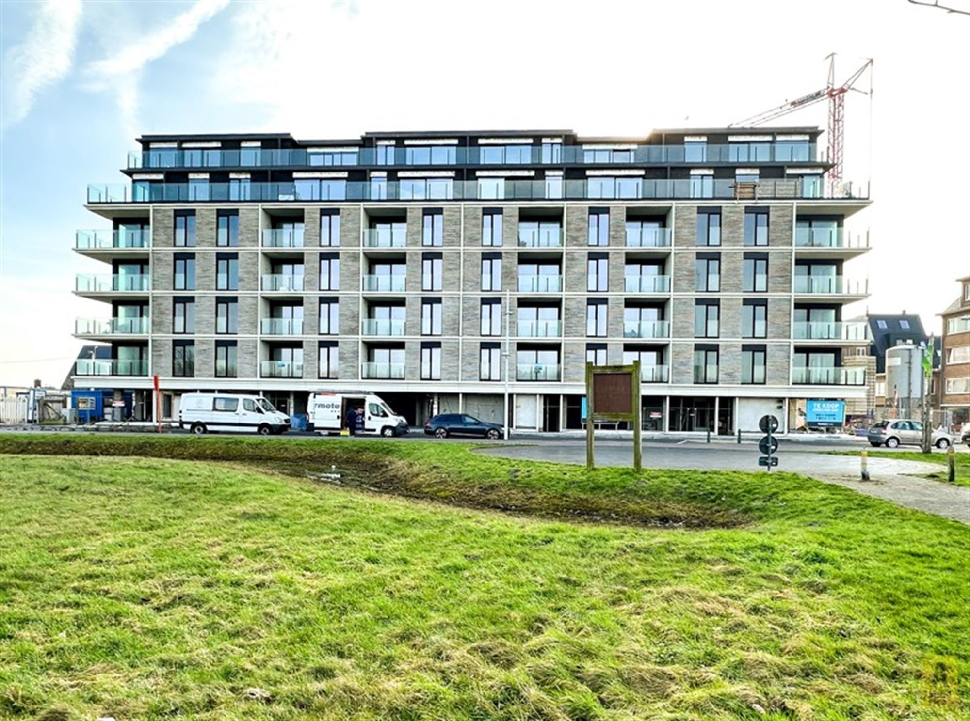 Meerdere ondergrondse parkeerplaatsen te huur in res Europe foto {{pictureIndex}}