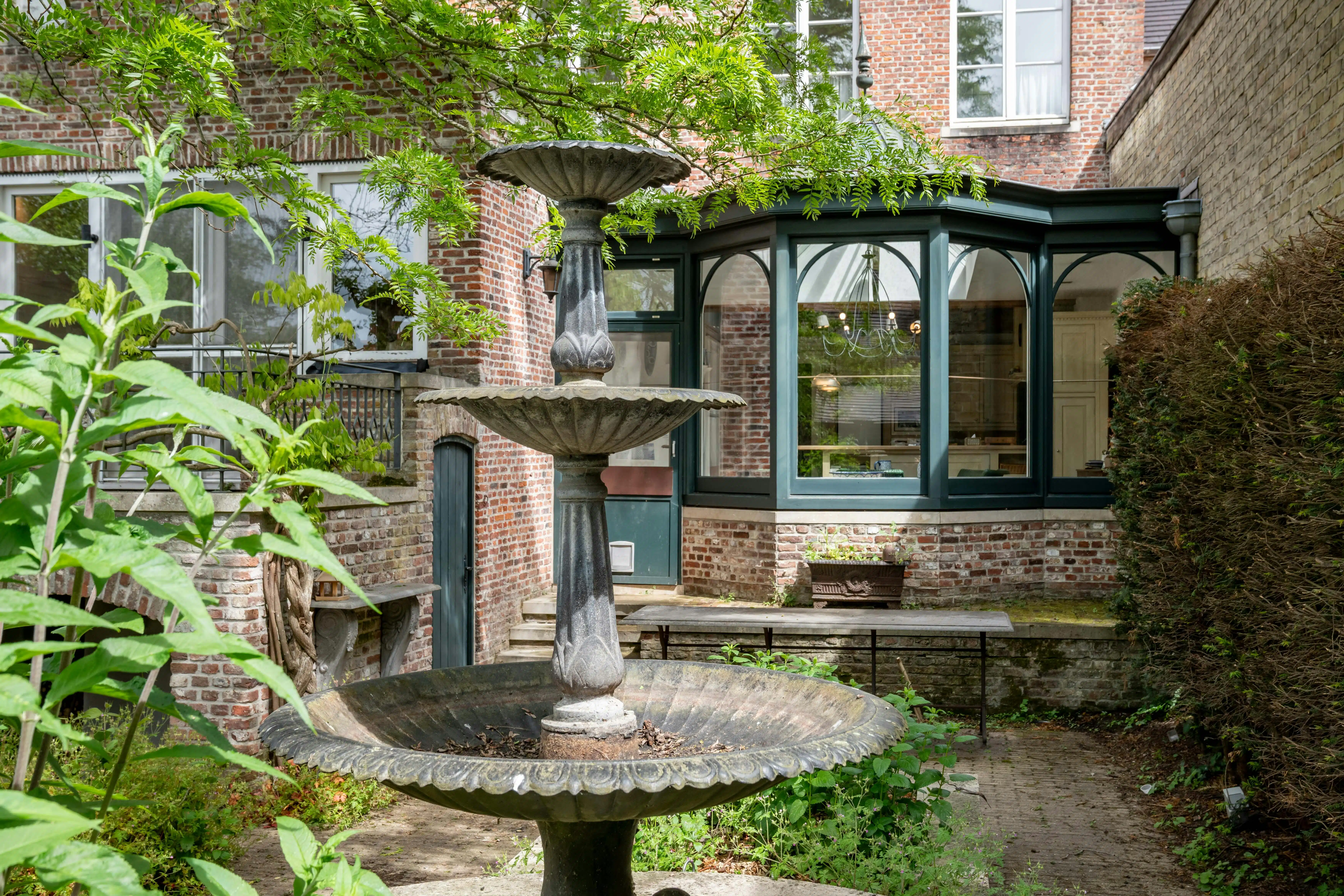 Exclusief herenhuis te koop in hartje brugge foto 28
