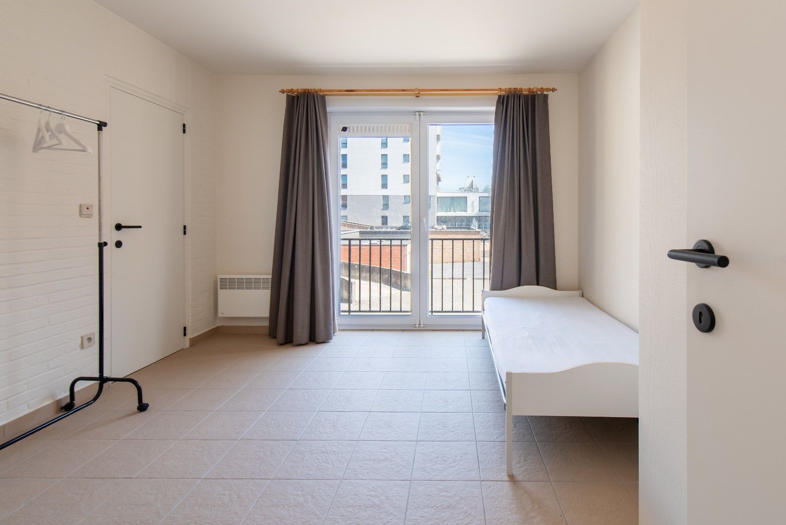 Ruim en lichtrijk appartement in Raversijde – 3 slaapkamers & groot terras foto 8