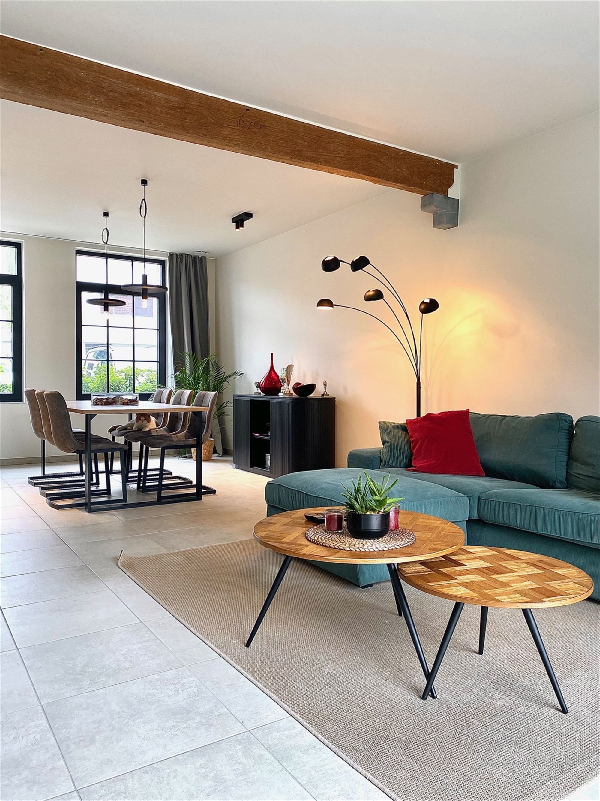 Charmante halfopen DORPSWONING met 3 SLAAPKAMERS, GARAGE, TUIN & ZONNIG TERRAS foto 4