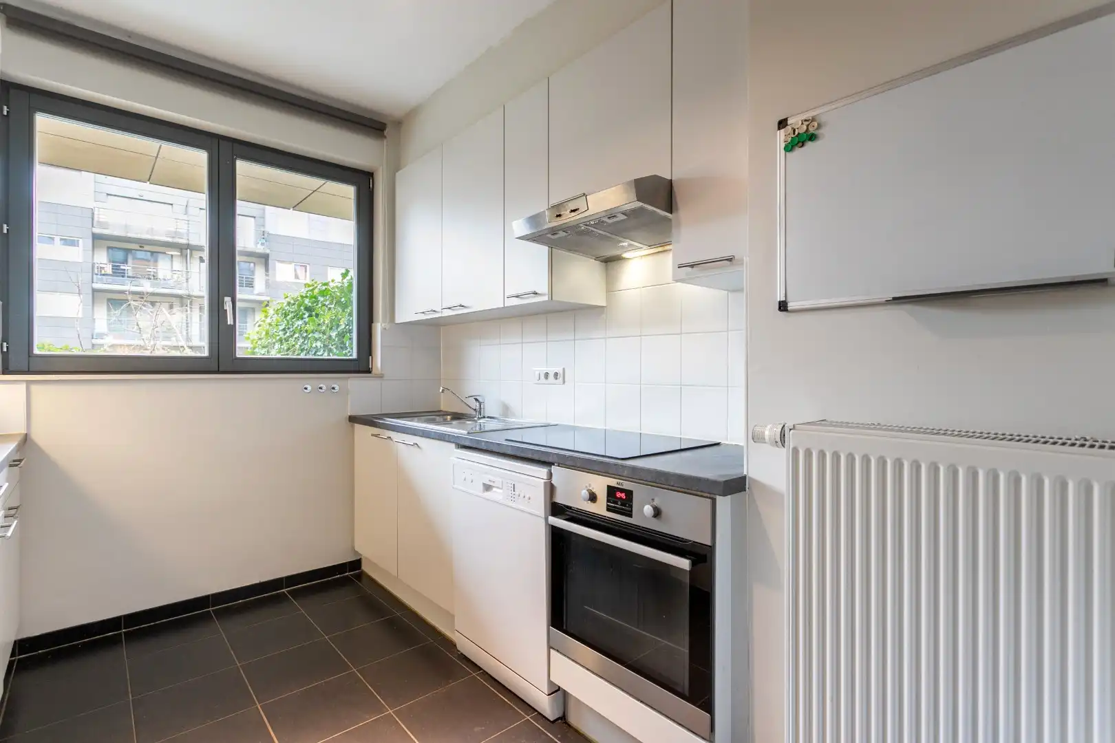 Energiezuinig 1-slpk appartement gelijkvloers met terras, parking en toplocatie nabij Brussel-Zuid foto 11