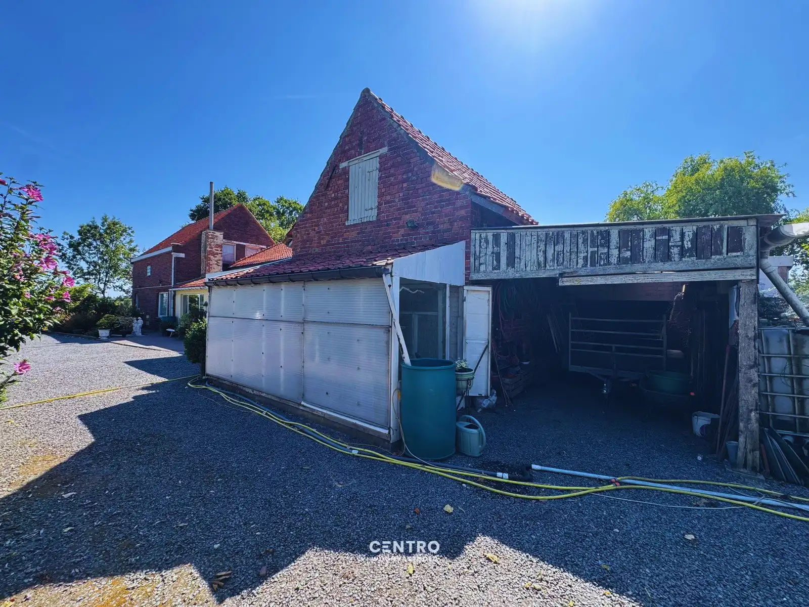 Idyllisch gelegen hoeve op circa 1 hectare te Maldegem! foto 3