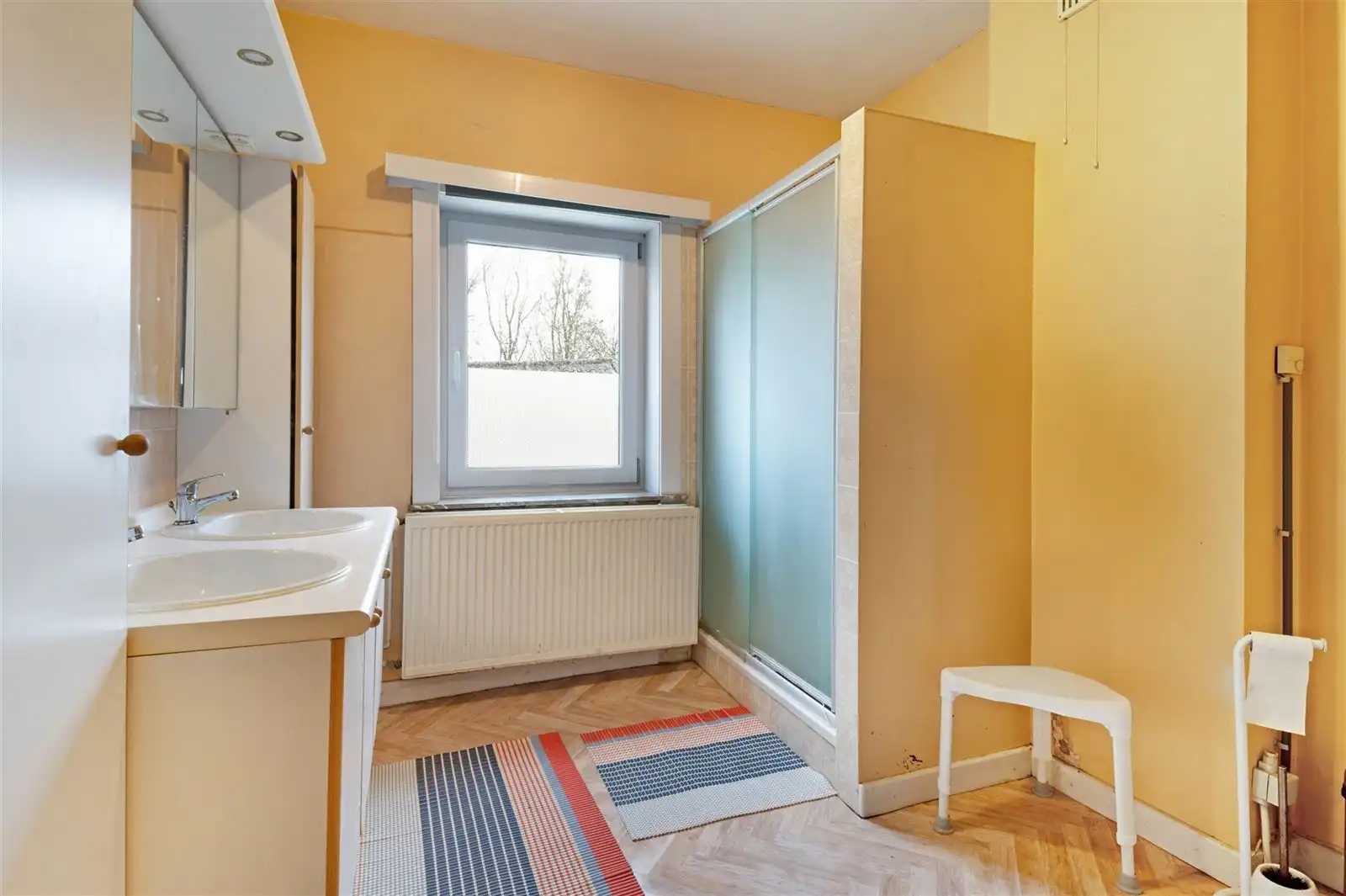 Te renoveren gezinswoning met garage en tuin op 7are55 foto 11