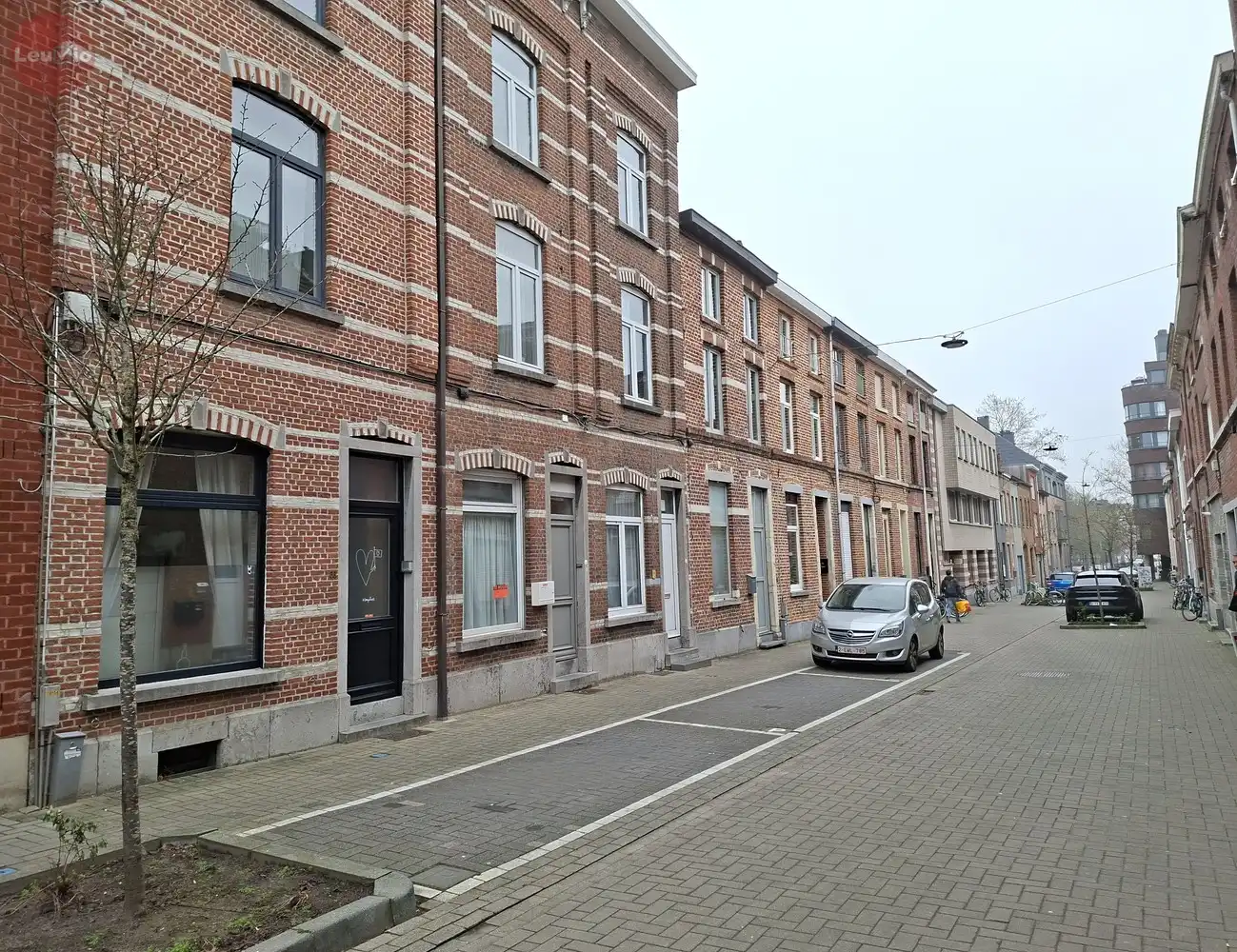 Ruime woning op uitstekende locatie foto 6