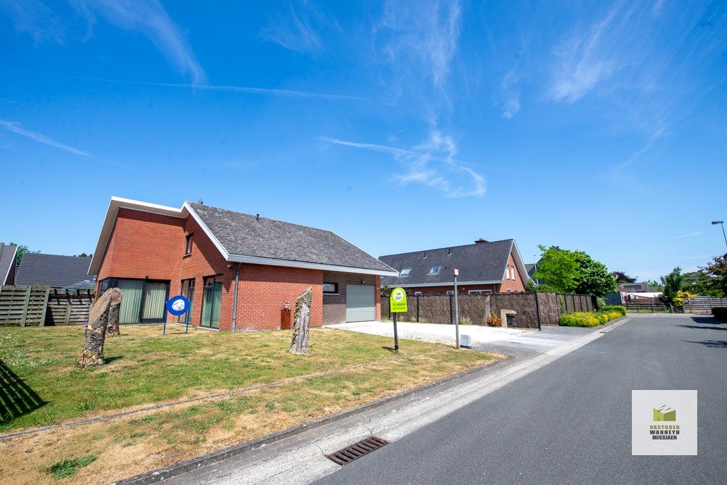 Hoofdfoto van de publicatie: Open bebouwing met 2 gelijkvloerse kamers (extra mogelijk) op zeer centrale ligging