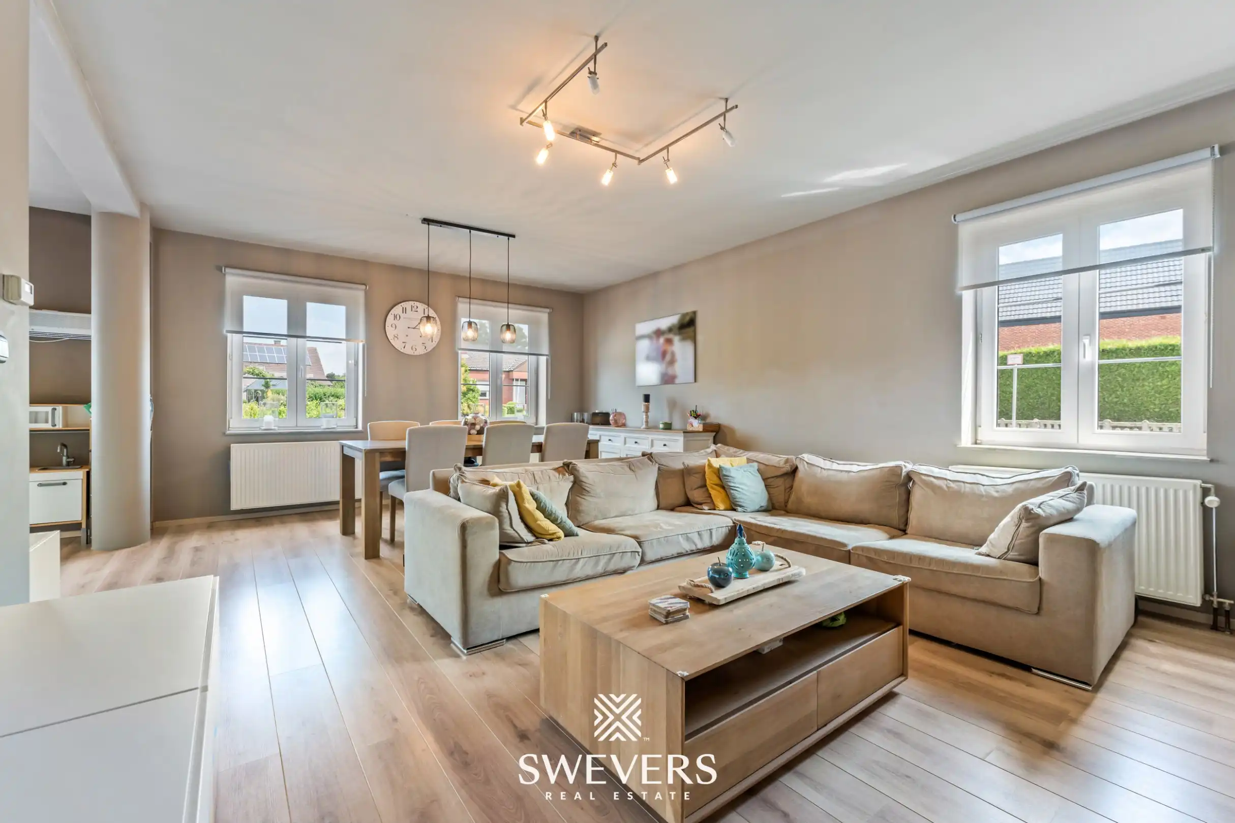 Instapklare woning met veel ruimte, 4 slaapkamers en zonnige tuin foto 3