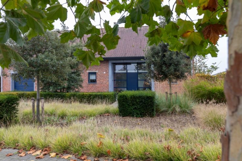 Roeselare-Stadsrand. RUIME VILLA MET EXTRA POTENTIEEL op 1150m2 gelegen aan uitstekende invalsweg, 3-4 slaapkamers. Garage. En prachtige diepe Zuid-Westelijke tuin. foto 26