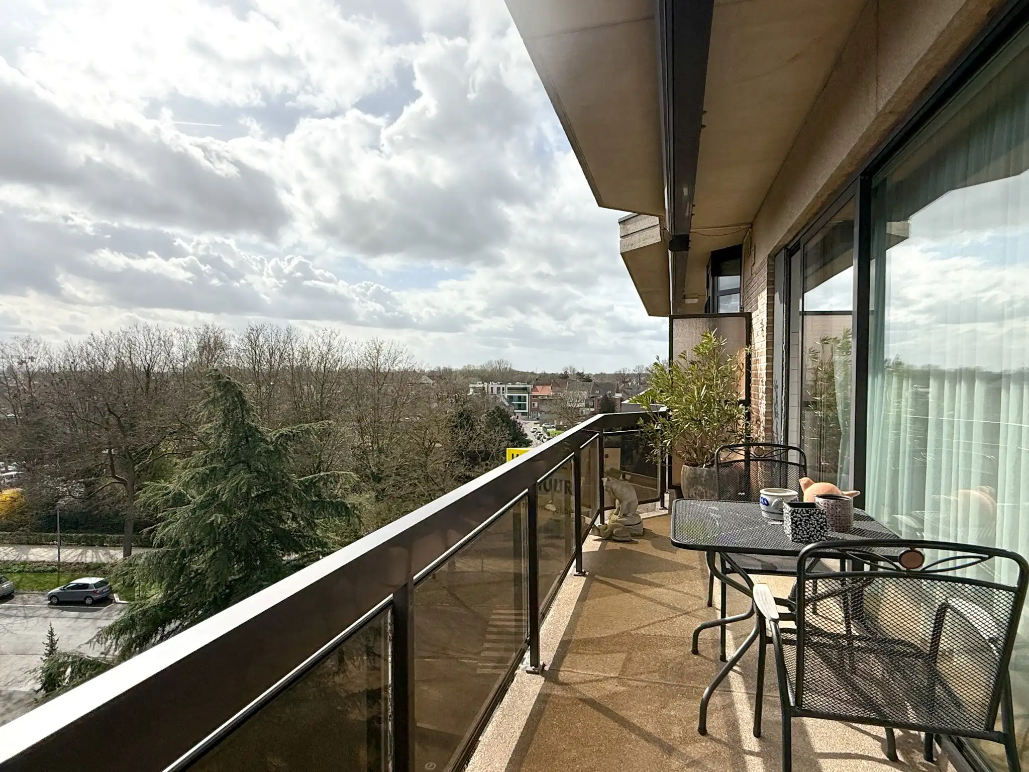 Appartement met twee slaapkamers en twee terrassen in het centrum van Beveren foto 7