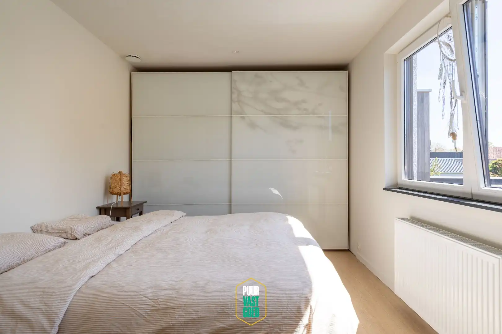 Prachtige, compleet gerenoveerde, zonnige woning met tuin foto 18