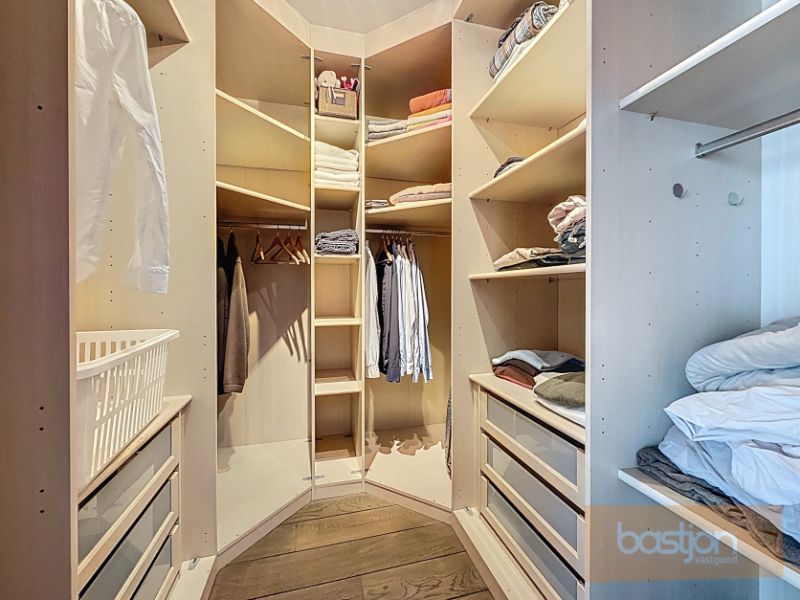 Instapklaar appartement met ruime garage foto 9