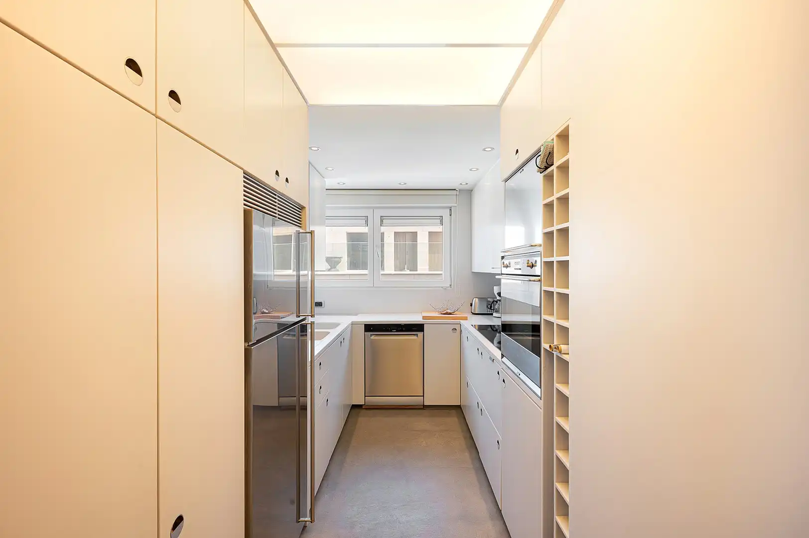 Schitterend hoekappartement in het hart van het Zoute met frontaal zeezicht. foto 13