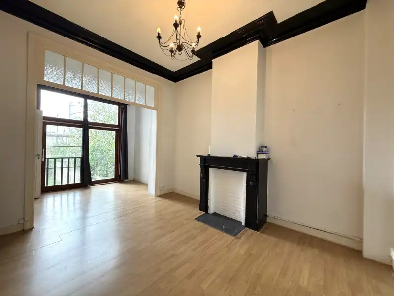 1-slaapkamerappartement in herenwoning vlakbij Sint-Pietersstation foto 2