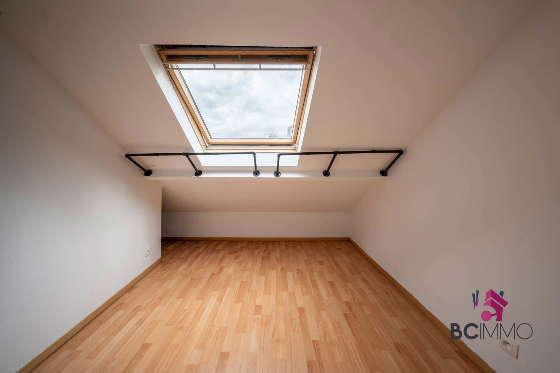 Gerenoveerde rijwoning op gunstige locatie foto 9