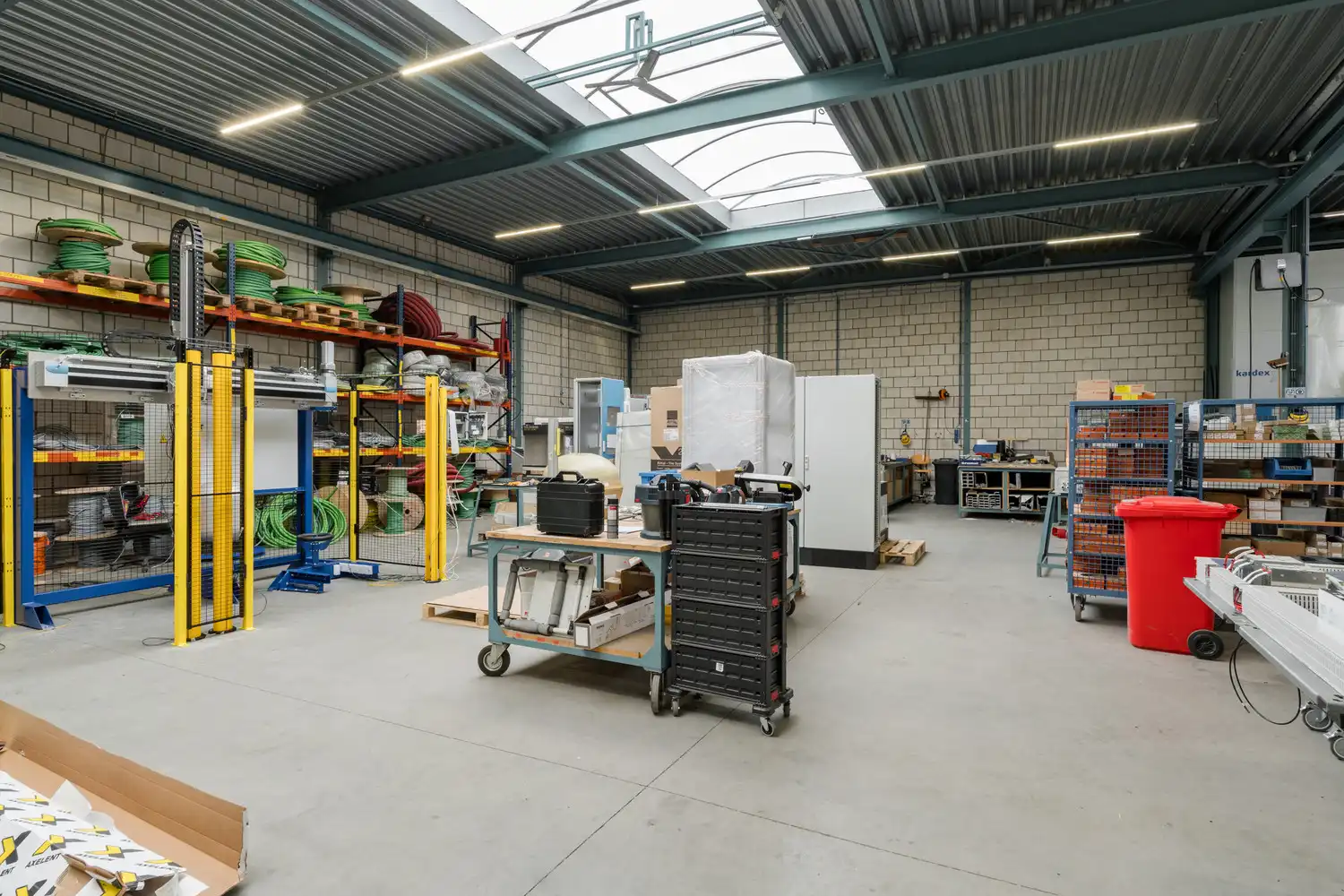 BEDRIJFSPAND MET CONCIERGEWONING foto 89