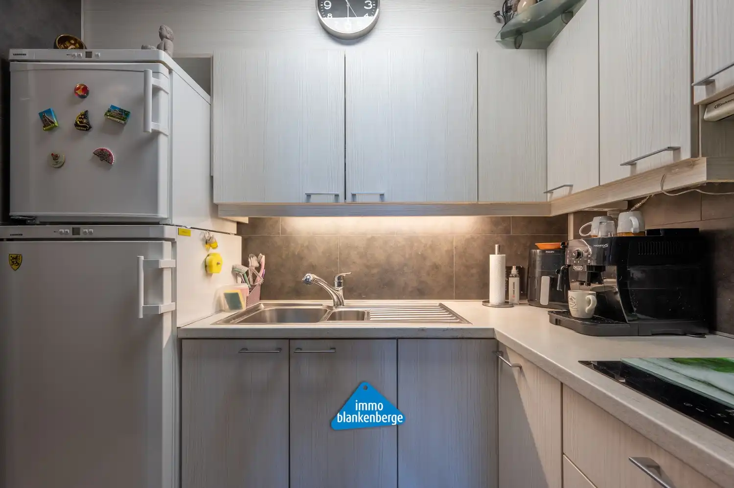 Mooie gemeubelde studio met slaaphoek in Residentie Strand op de Zeedijk foto 7