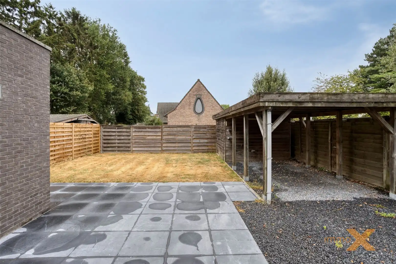 RECENTE INSTAPKLARE LICHTRIJKE RUIME WONING foto 26
