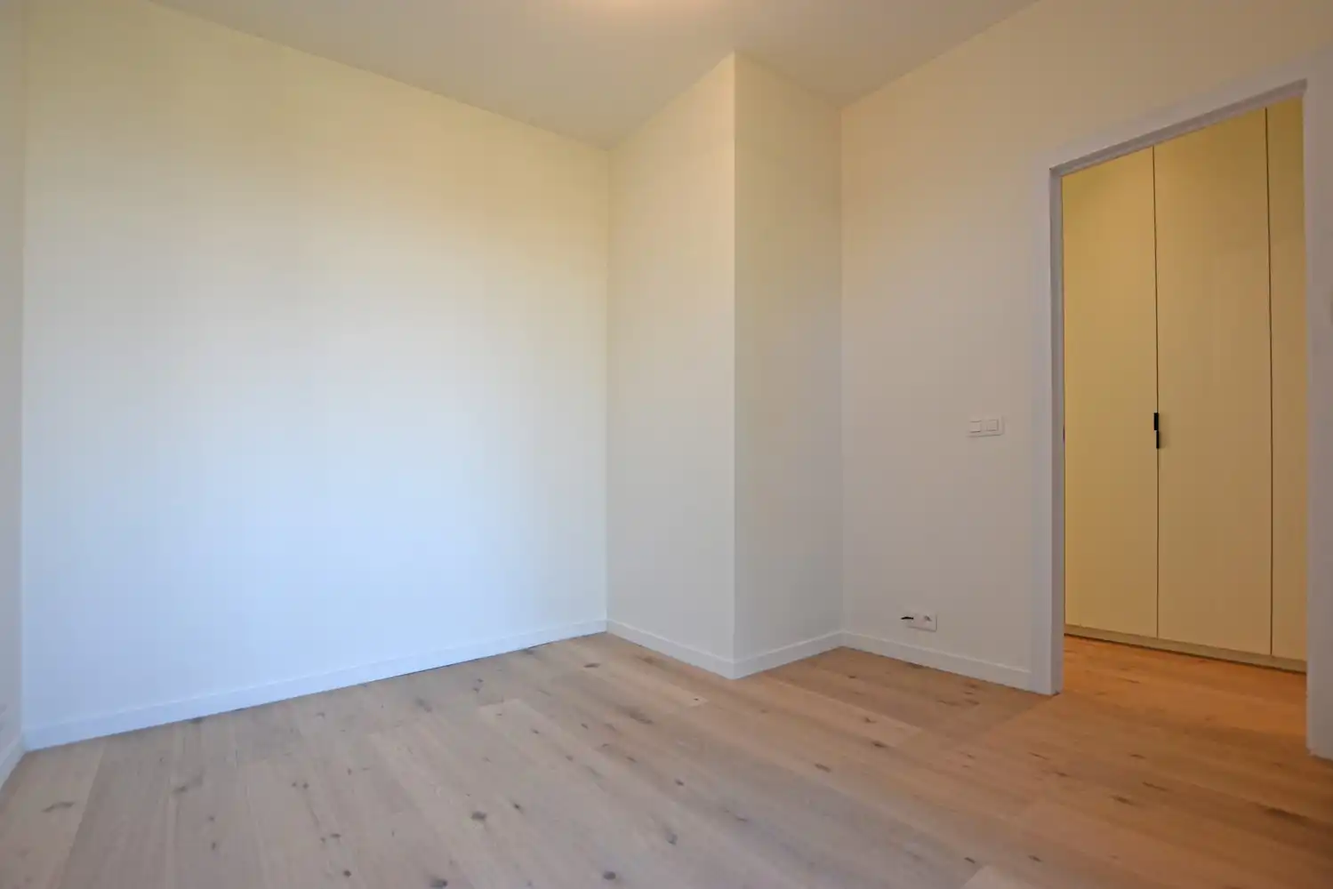 Zeer mooi gerenoveerd één-slaapkamer appartement met terras te Deurne. foto 7