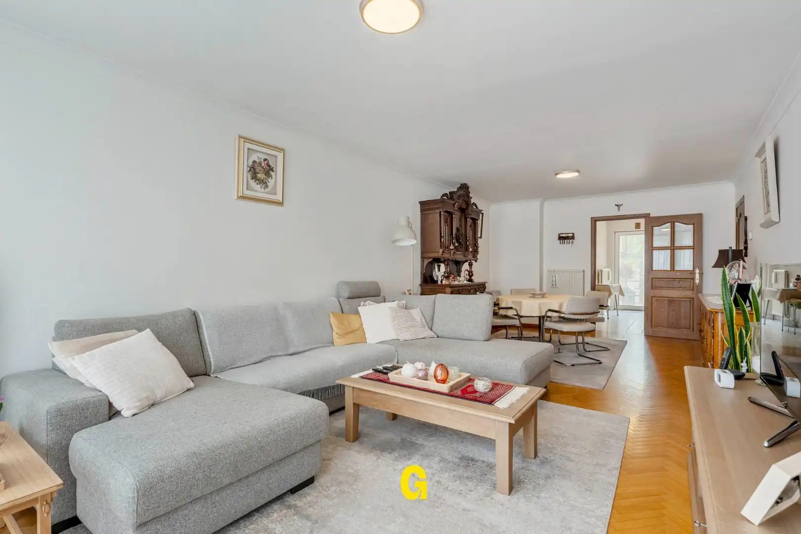 Uitstekend verzorgd 2-slaapkamer appartement in hartje Bilzen, met standplaats, kelderberging en terras met zicht op het Park van Haffmans foto 7