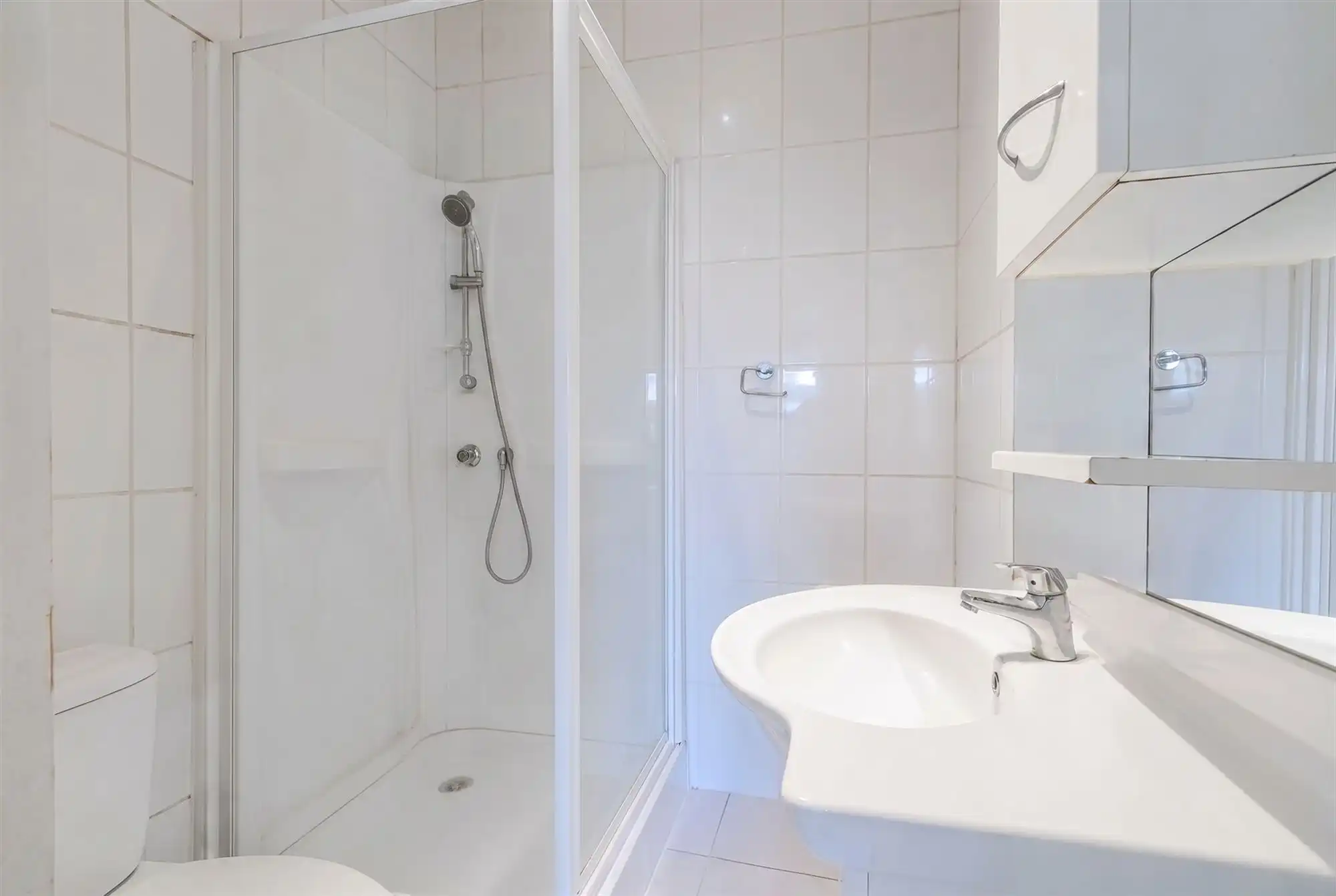 Opbrengsteigendom met 3 verhuurde appartementen foto 9