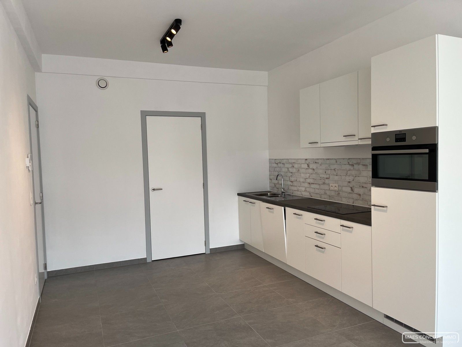 Nieuw appartement te huur in geklasseerd gebouw, centrum Kortrijk foto 3