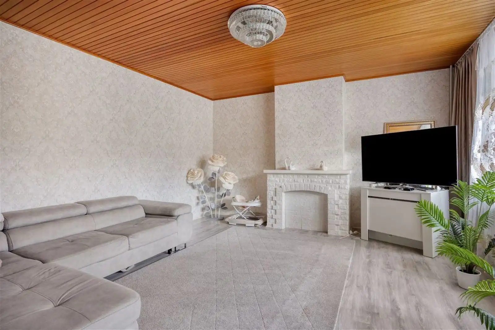 Hoeve met schuur en groot weiland  foto 3