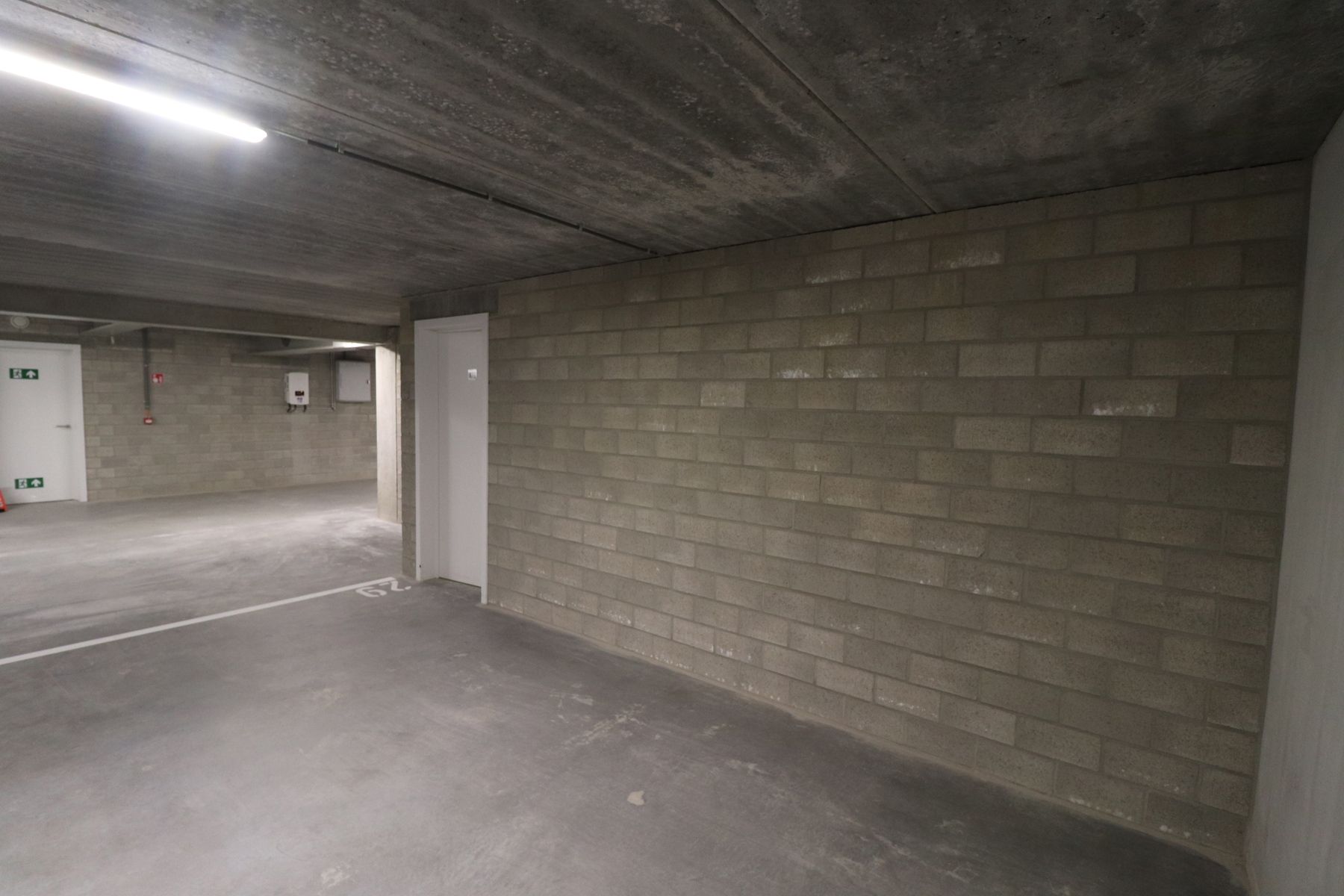 Prachtig nieuwbouwappartement op de bovenste verdieping rechts met 2 terrassen, autostaanplaats en berging. foto 16