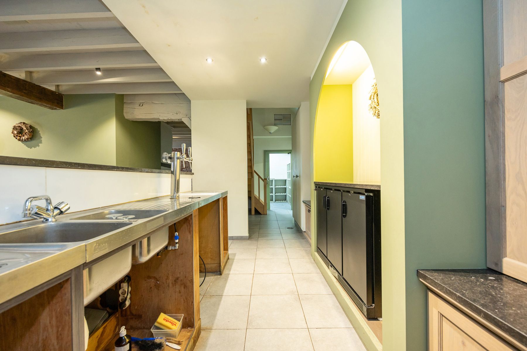 Handelspand (voorheen restaurant) met bovengelegen woonst op een perceel van 2.128 m². foto 12