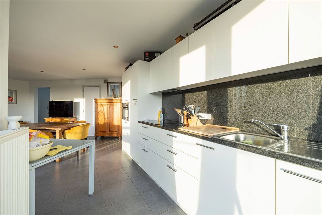 Recent en lichtrijk appartement met ruim terras! foto 9