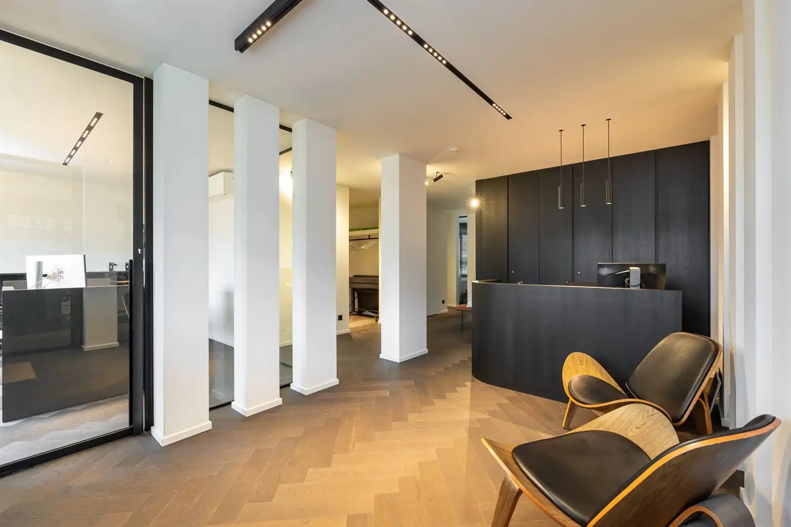 All-in kantoorruimte in stijlvol kader foto 2