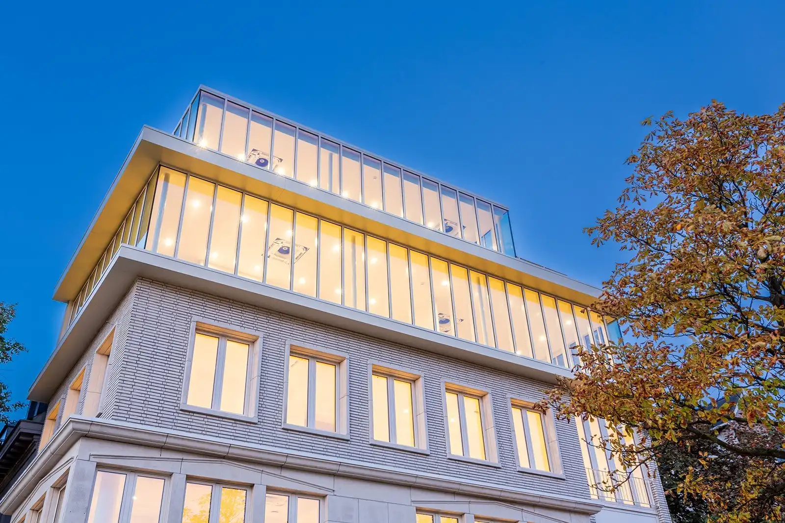 Architecturaal kantoorgebouw op absolute zicht locatie!  foto 33